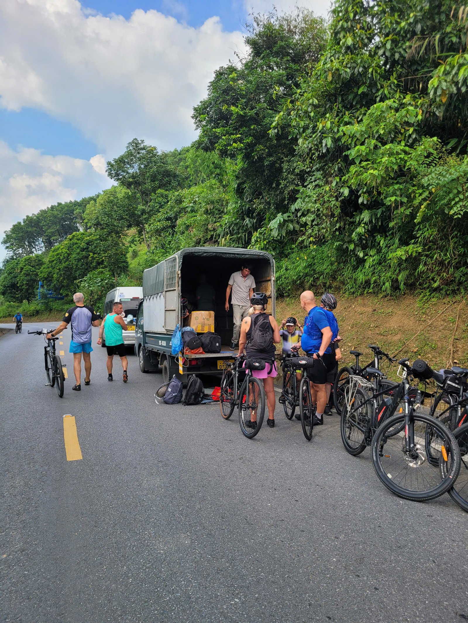 1779602433_SUPPORT VEHICLE & ON-ROUTE ASSISTANCE.jpg